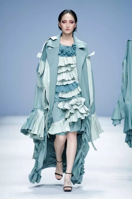 創(chuàng)意經(jīng)緯 常州紡織服裝職業(yè)技術學院2019屆優(yōu)秀畢業(yè)設計作品賞析